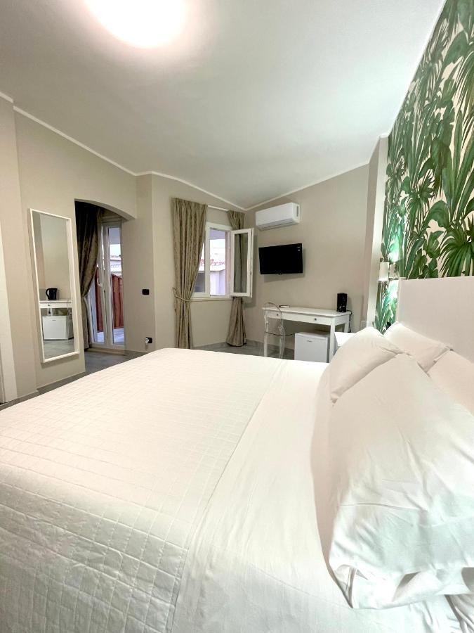 Aldiva Rooms Torvaianica Eksteriør billede