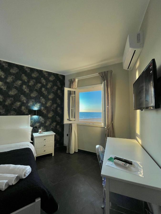 Aldiva Rooms Torvaianica Eksteriør billede