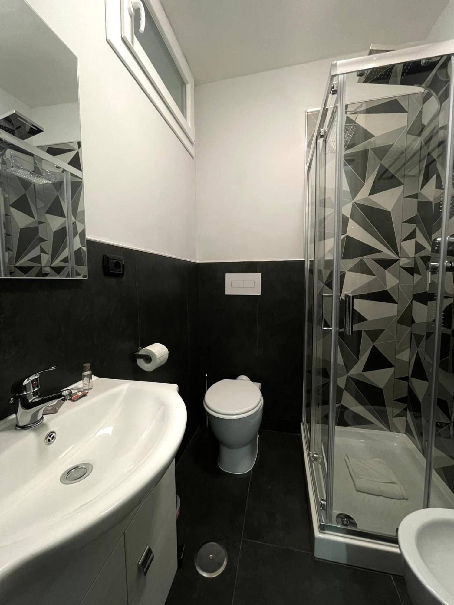 Aldiva Rooms Torvaianica Eksteriør billede