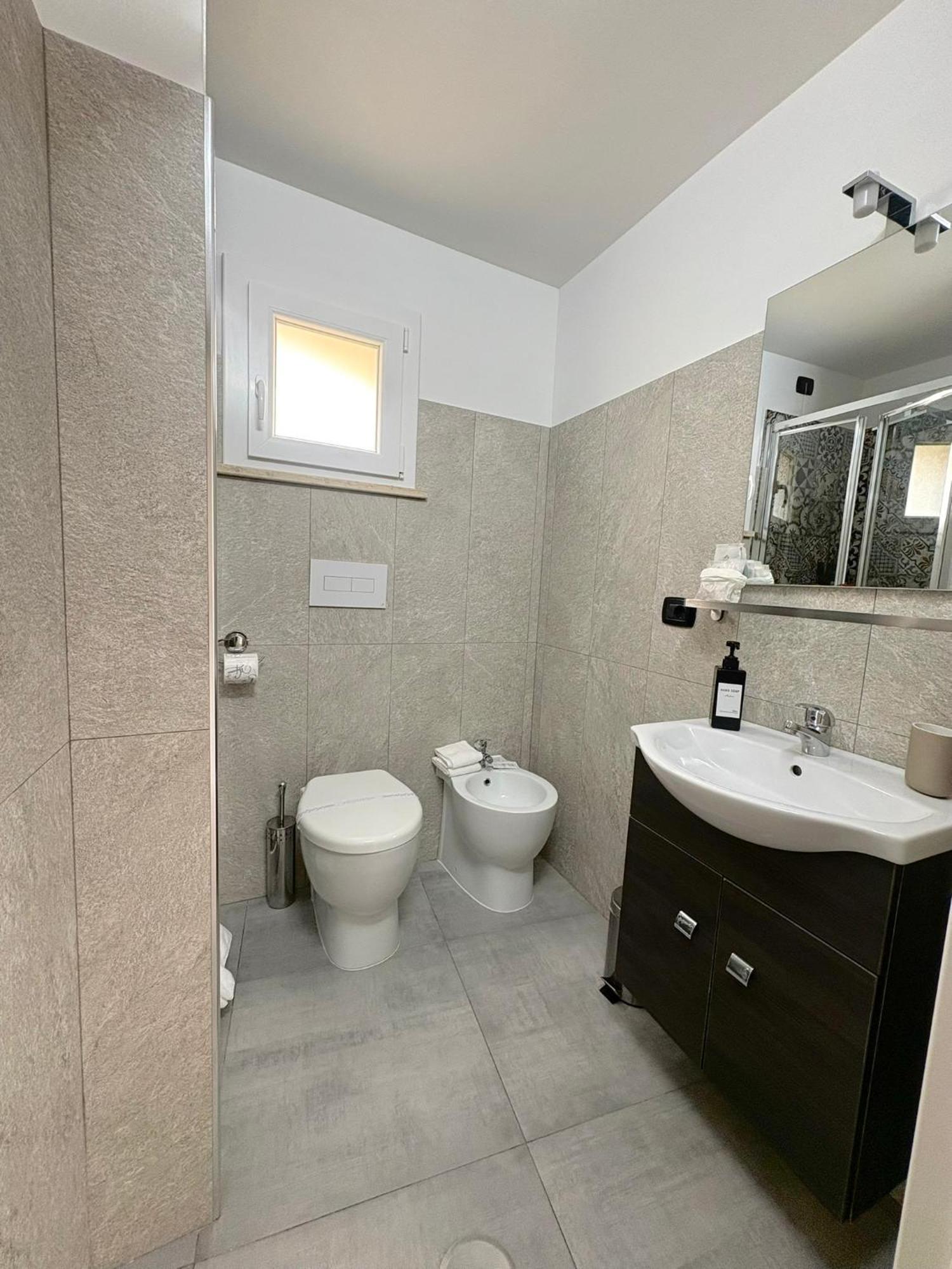 Aldiva Rooms Torvaianica Eksteriør billede